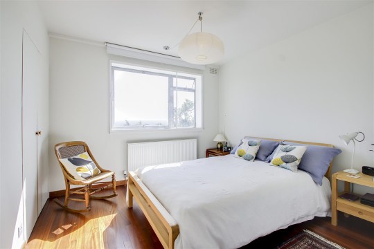 sf9ichnwbeaav2xi7exrzg